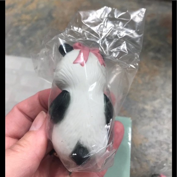 NIP Avon Vintage Panda Bear Porcelain Sweetheart Figurines, 1990’s. Set of 2. - Picture 6 of 10